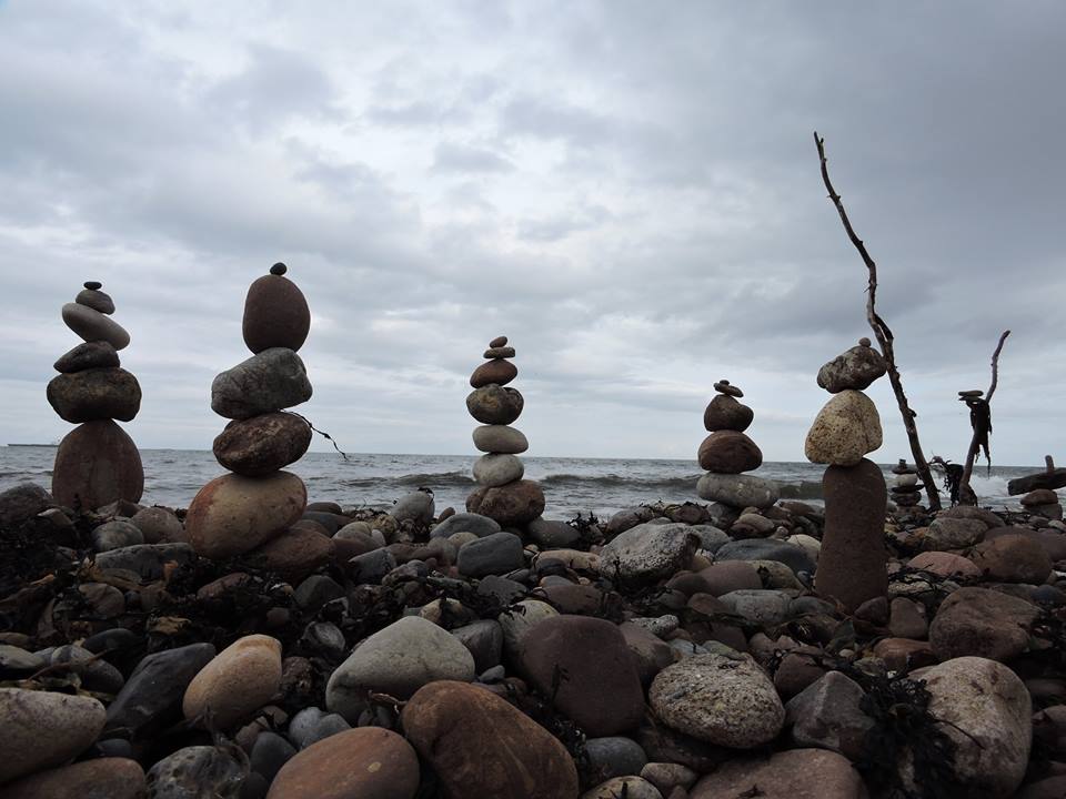 Stone Stacking Benefits – European Land Art Festival & Stone Stacking  Championships